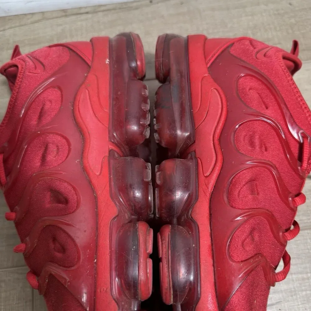 Nike Air VaporMax Plus Men’s 12 Triple Red Shoes Athletic Sneakers CW6973-600